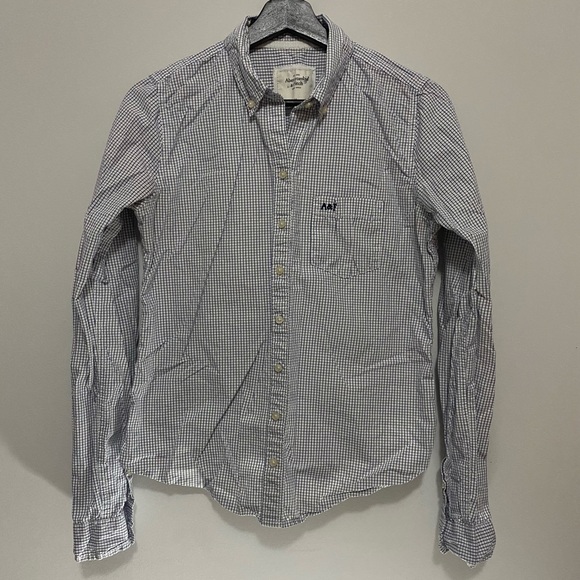 Abercrombie & Fitch Checkered White and Blue Button Down Shirt - Picture 6 of 11